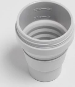 STOJO - Opvouwbare Beker - To Go - Grijs - 237ml - Herbruikbaar 14 STOJO - Opvouwbare Beker - To Go - Grijs - 237ml - Herbruikbaar -Keukenbenodigdheden Winkel 1039x1200 4