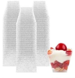 Merkloos Kleine Amuse Bakjes Voor Dessert/IJs/Fruit/Hapjes/Tapas/Toetje/Gebakje/Taartje - Herbruikbare Amusebakjes Van Kunststof - Afwasmachinebestendig - 70ML - Vierkant - 25 Stuks - Transparant Met Zilveren Glitter