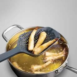 Joseph Joseph Scoop Plus Vergietlepel - Schuimspaan - Frituurschep 14 Joseph Joseph Scoop Plus Vergietlepel - Schuimspaan - Frituurschep -Keukenbenodigdheden Winkel 1188x1200 4