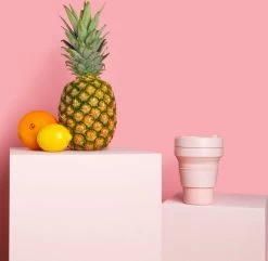 STOJO - Opvouwbare Beker - To Go - Roze - 237ml (8oz) - Herbruikbaar 12 STOJO - Opvouwbare Beker - To Go - Roze - 237ml (8oz) - Herbruikbaar -Keukenbenodigdheden Winkel 1200x1171 12