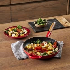 Le Creuset Koekenpan Signature Kersenrood - ø 28 Cm / 2.6 Liter - Geëmailleerde Anti-aanbaklaag -Keukenbenodigdheden Winkel 1200x1200 139