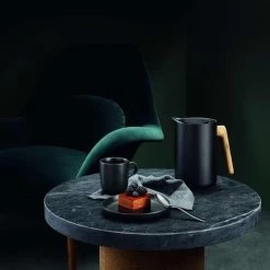 Nordic Kitchen Thermoskan - 1 Liter - Zwart - Eva Solo 12 Nordic Kitchen Thermoskan - 1 Liter - Zwart - Eva Solo -Keukenbenodigdheden Winkel 1200x1200 795