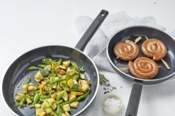 Demeyere Alu Comfort 3 Koekenpan – Keramische Antikleeflaag – Koekenpan Inductie – Ceraforce (PTFE-vrij) - Pannen Set 24 Cm + 28 Cm -Keukenbenodigdheden Winkel 1200x800 37