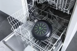 BK Easy Basic Ceramic Hapjespan Ø 28 Cm - Met Glazen Deksel - PFAS-vrij 9 BK Easy Basic Ceramic Hapjespan Ø 28 Cm - Met Glazen Deksel - PFAS-vrij -Keukenbenodigdheden Winkel 1200x804 1