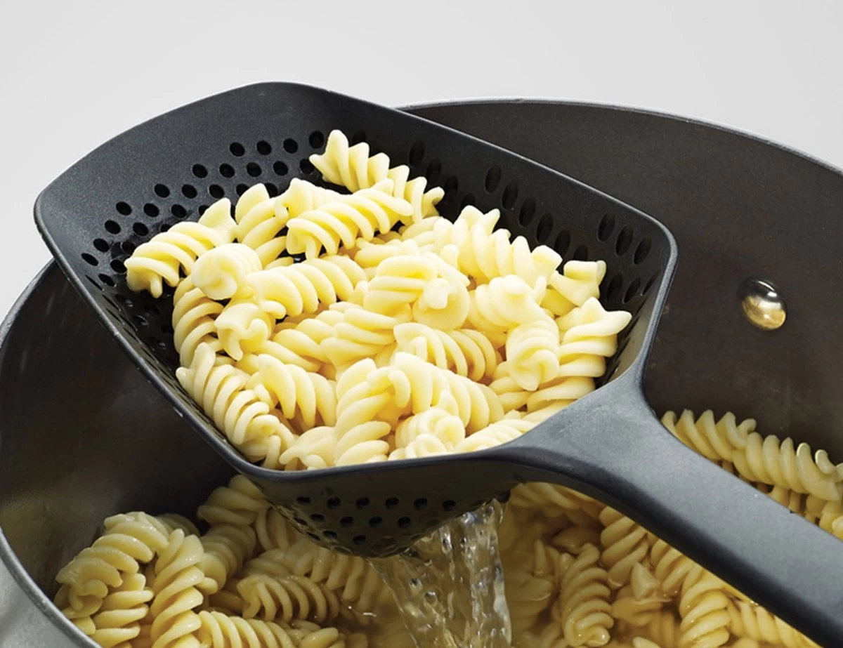 Joseph Joseph Scoop Plus Vergietlepel - Schuimspaan - Frituurschep 6 Joseph Joseph Scoop Plus Vergietlepel - Schuimspaan - Frituurschep - Afbeelding 4