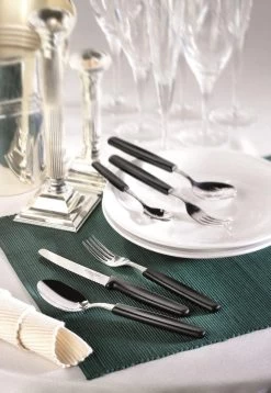 Victorinox Swiss Classic Tafelmessenset - 11cm - 3-delig - Zwart - Gekarteld - RVS En Kunststof -Keukenbenodigdheden Winkel 827x1200 2